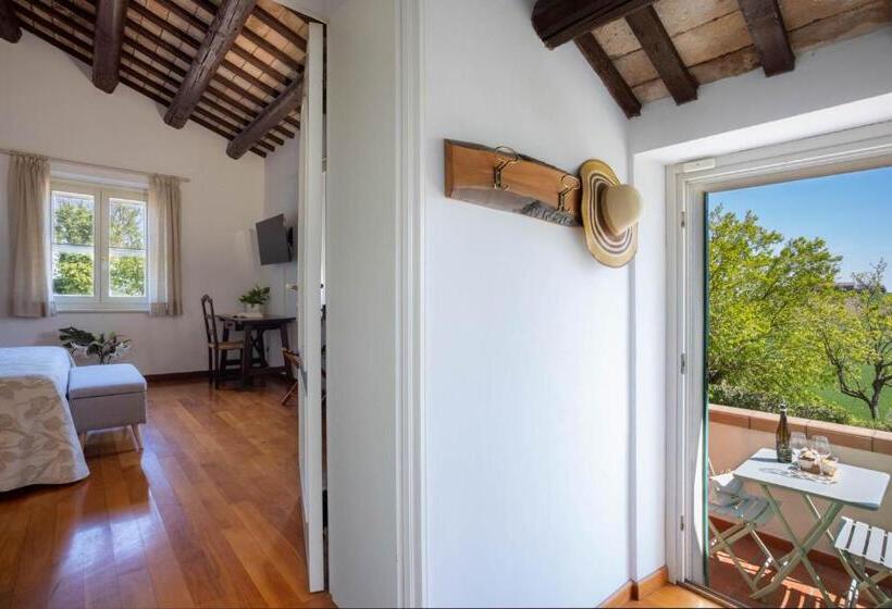 اتاق لوکس سه تخته, Villa Lemarche B&b