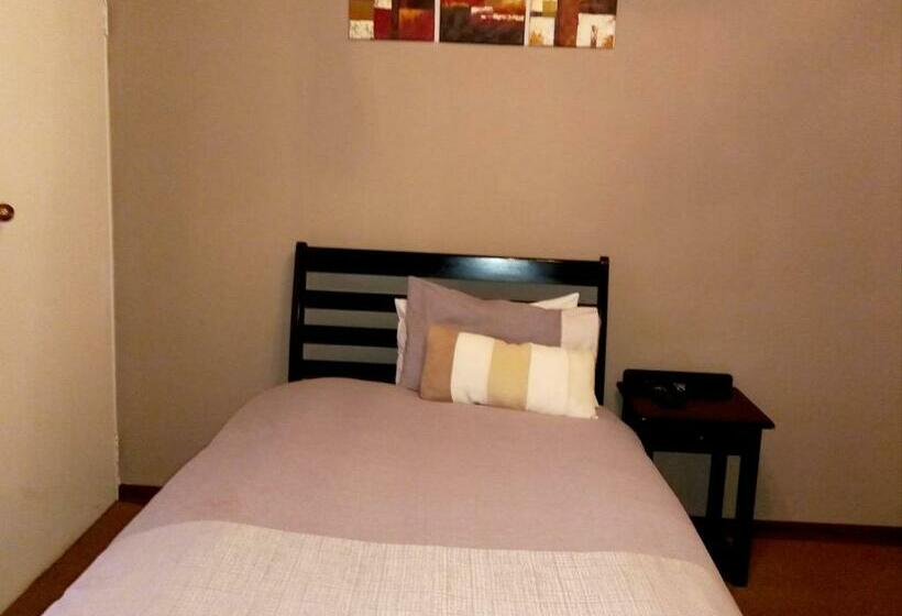 اتاق خانوادگی پایه, Pilanesberg View Guest House