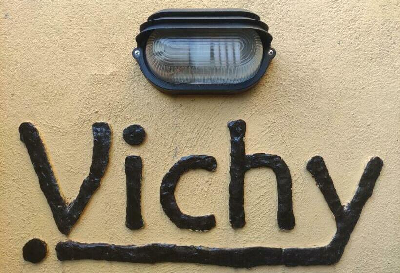اتاق استاندارد با چشم‌انداز باغ, Vichyenichy