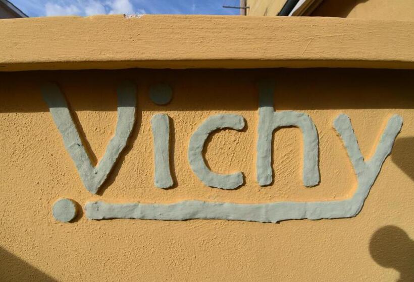 اتاق استاندارد با چشم‌انداز باغ, Vichyenichy