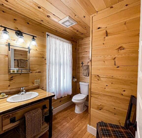 سوییت جونیور, White Pine Camp