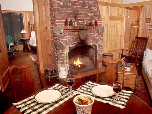 اتاق استاندارد چهار تخته, White Pine Camp