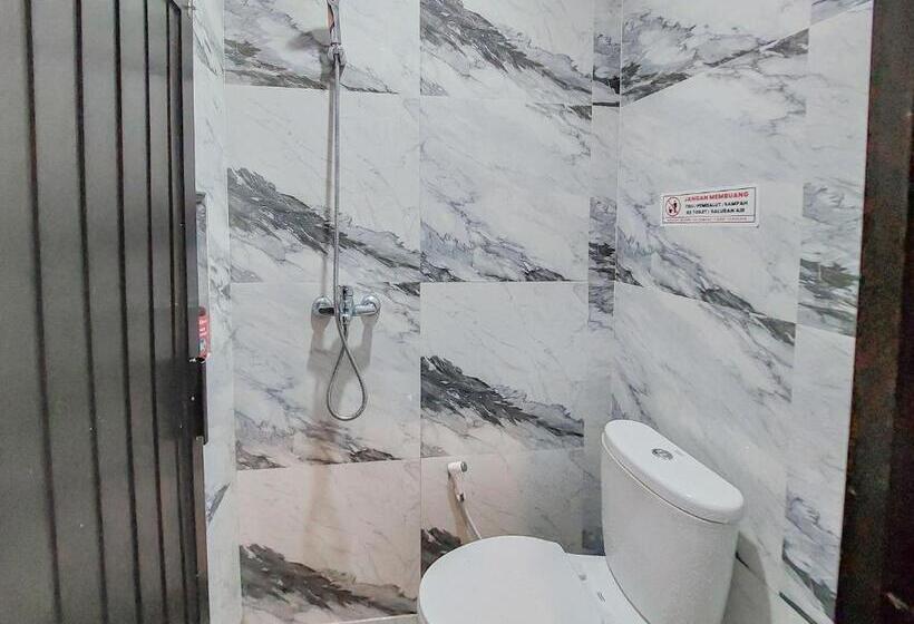 اتاق استاندارد یک نفره, Reddoorz At Cempaka Guesthouse Tarakan