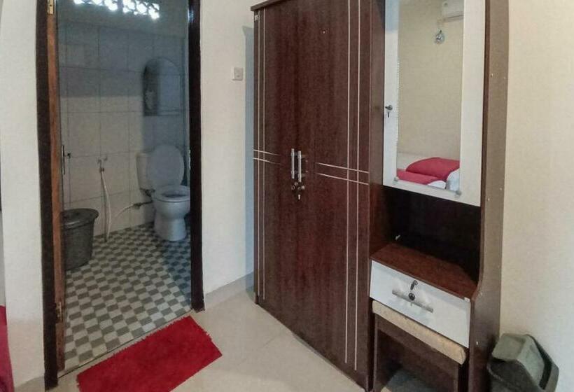 اتاق استاندارد, Reddoorz Syariah Near Sentani City Square