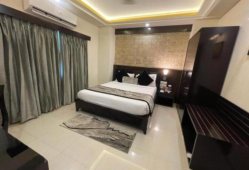 اتاق لوکس با تخت بزرگ, The Vaishnavi