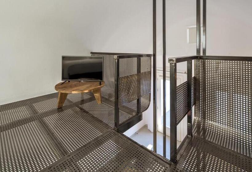 اتاق دوبلکس, Art Hotel Santorini