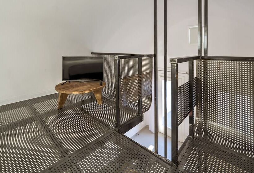 اتاق دوبلکس, Art Hotel Santorini