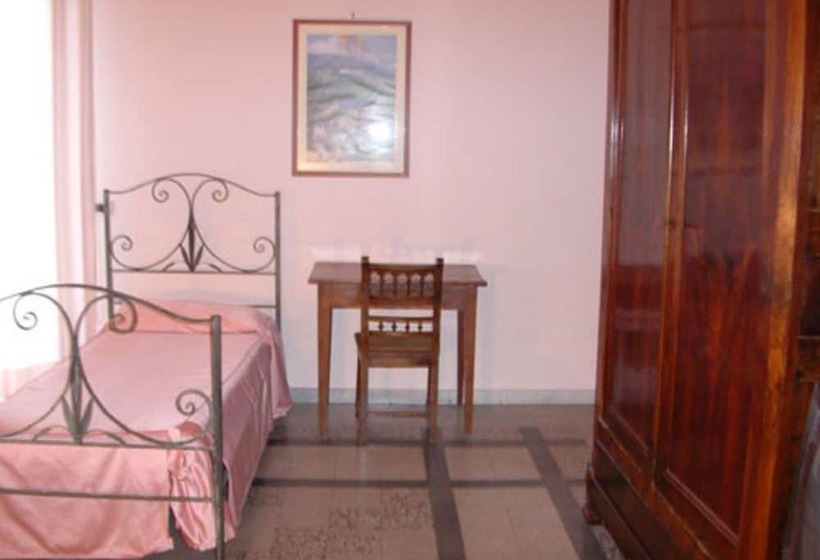 اتاق استاندارد یک نفره, Albergo Bellavista