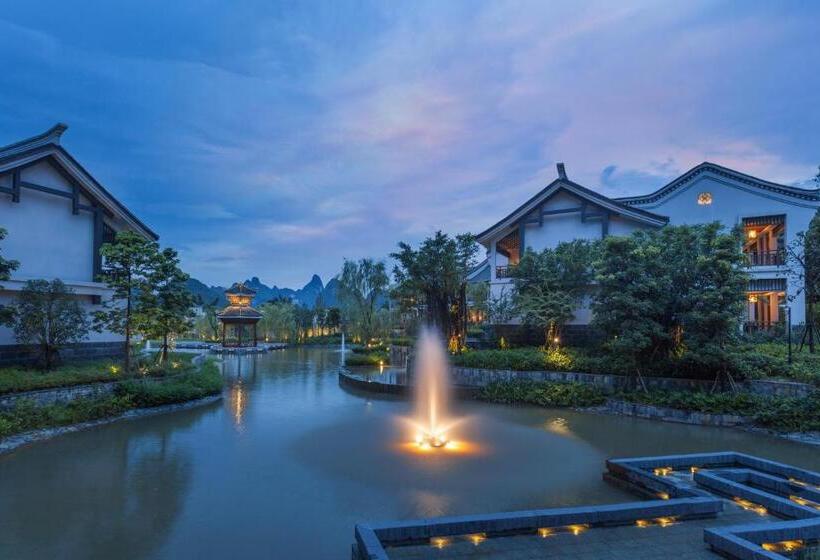 Suite King Bed, Banyan Tree Yangshuo