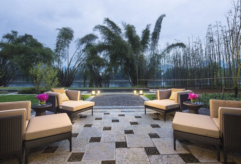 ویلای 2 خوابه, Banyan Tree Yangshuo