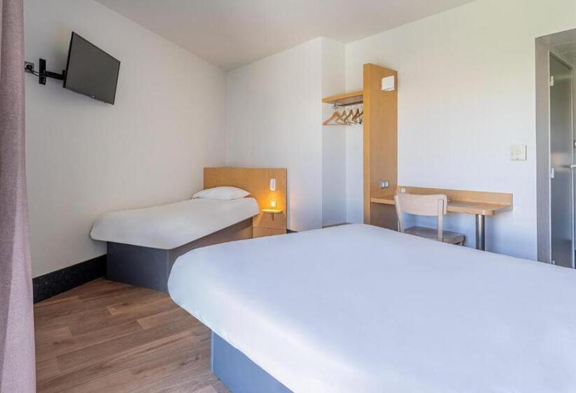 Quarto Triplo Standart, B&b  Marseille Euromed