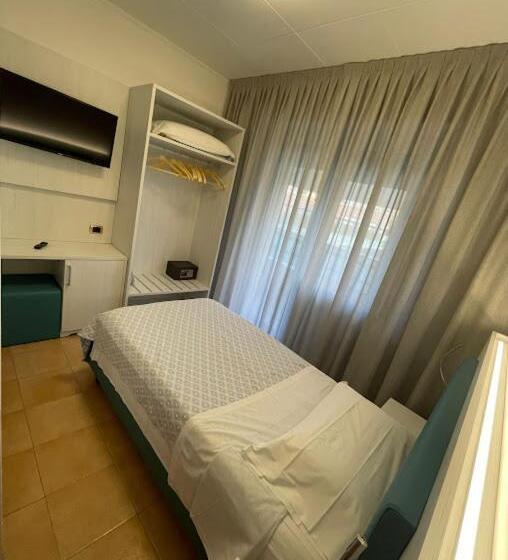 Standard Single Room, Corallo