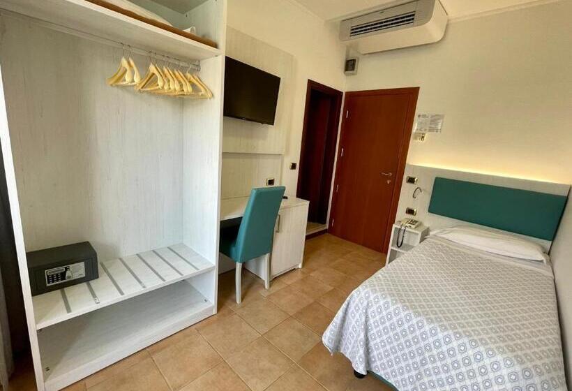 Standard Single Room, Corallo