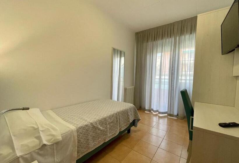 Standard Single Room, Corallo