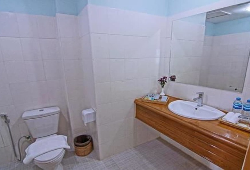 Deluxe Room, Dingar