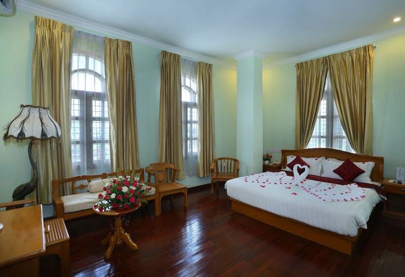 Deluxe Room, Dingar