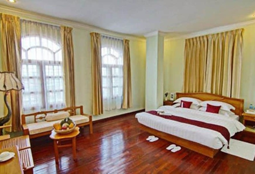 Deluxe Room, Dingar