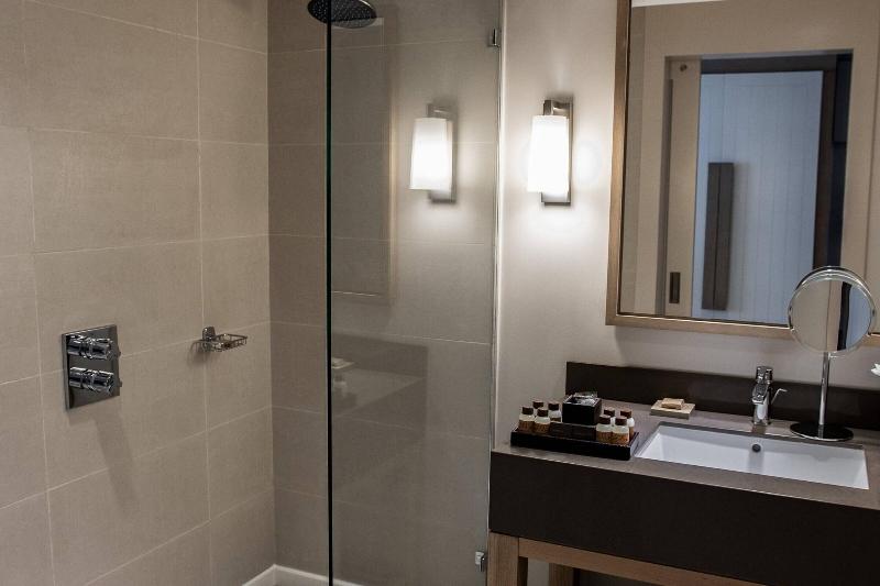 اتاق اجرایی با تخت بزرگ, Marriott Portauprince