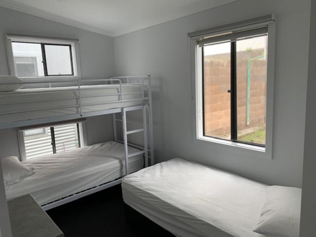 ویلای 2 خوابه, Portland Holiday Village
