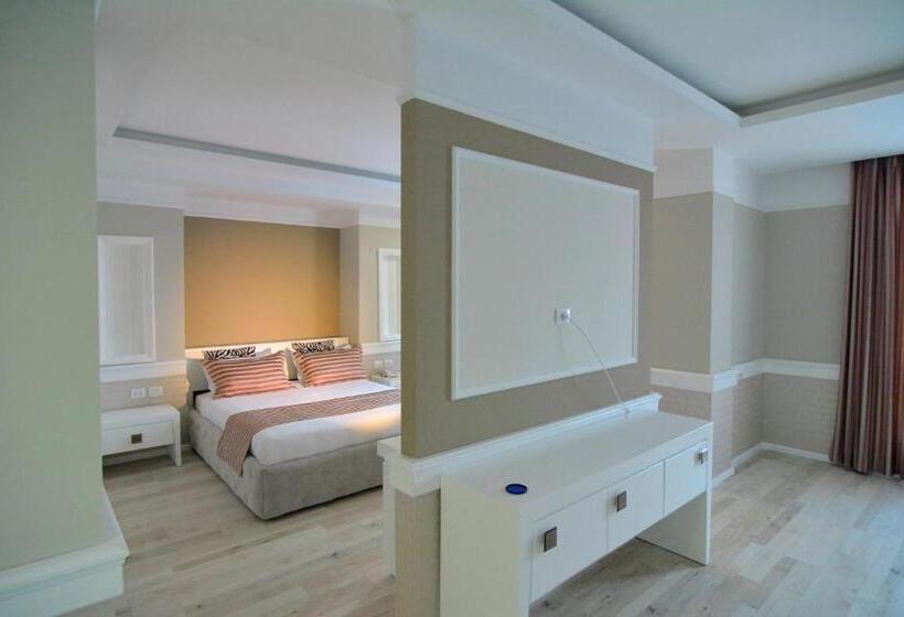 سوئیت کلاسیک, Te Stela Resort & Spa