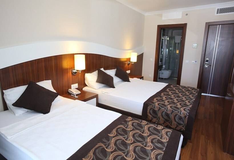 اتاق استاندارد, Throne Beach Resort & Spa