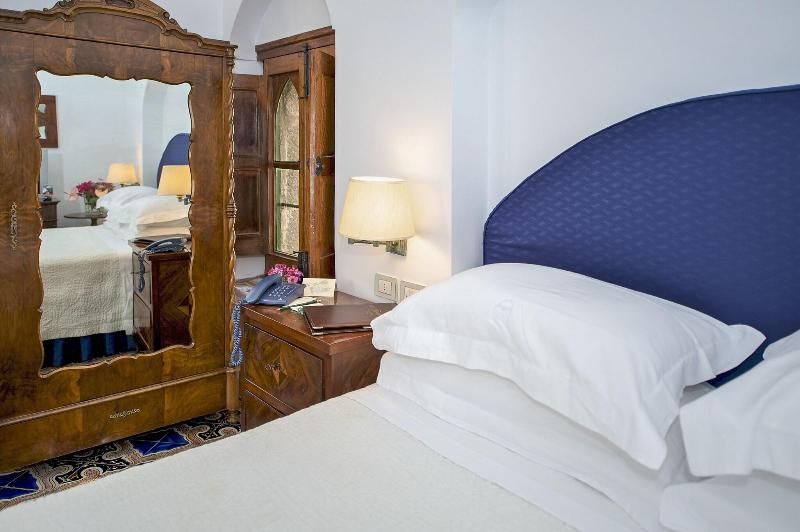 Classic Room Queen Bed, Villa Cimbrone