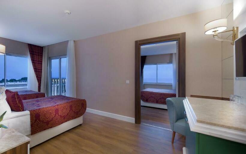 اتاق خانوادگی, Litore Resort Hotel & Spa   All Inclusive