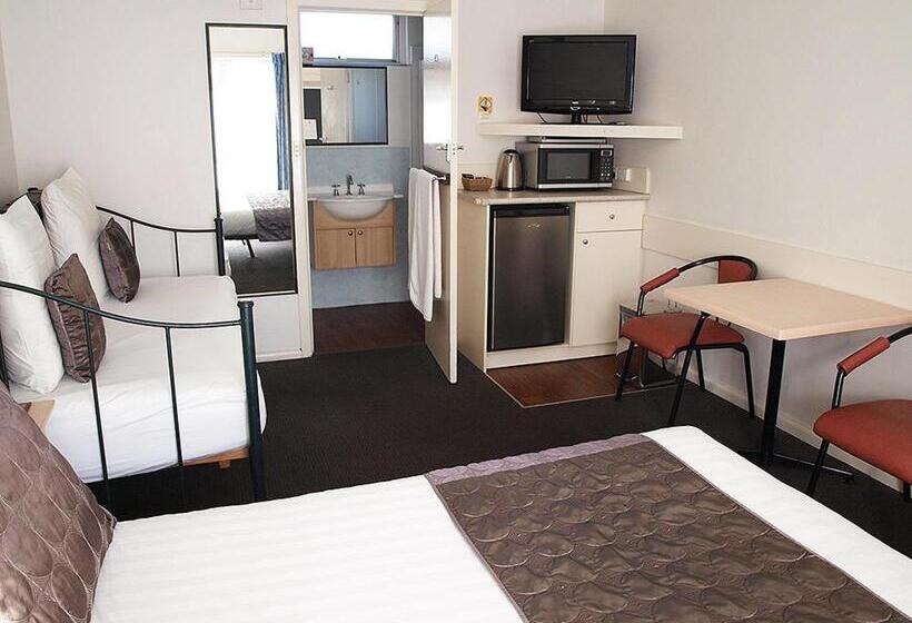 سوییت, Mornington Motel
