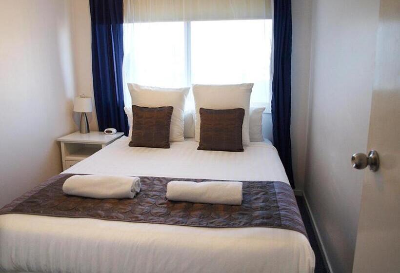 سوییت لوکس, Mornington Motel