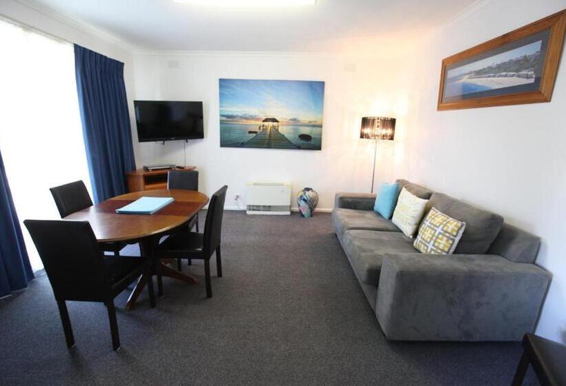 3 Bedroom Apartment, Mornington Motel