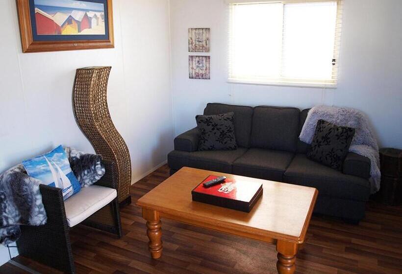 2 Bedroom Apartment, Mornington Motel