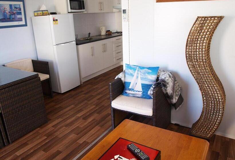 2 Bedroom Apartment, Mornington Motel