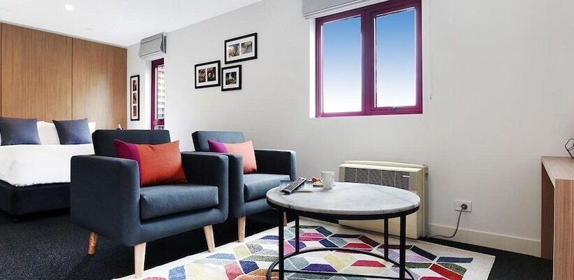 سوییت لوکس, Plum Carlton Serviced Apartments
