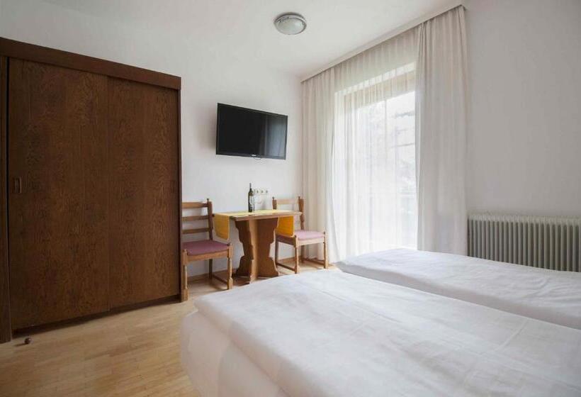 استودیوی استاندارد, Appartements Christophorus