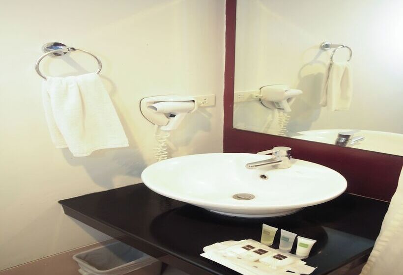 سوییت جونیور, Casablanca Suites Near Airport