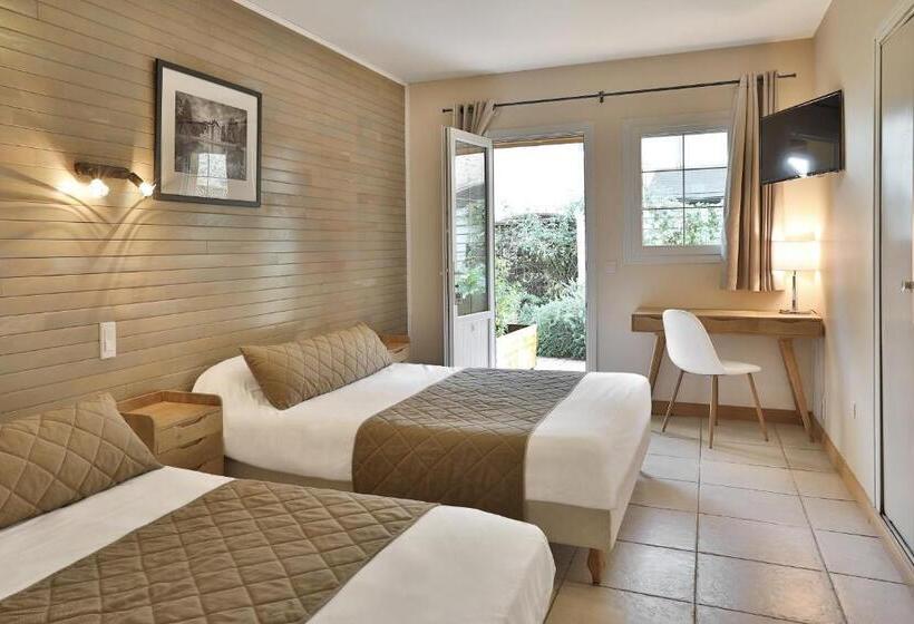 اتاق استاندارد سه نفره, Hôtel La Verperie