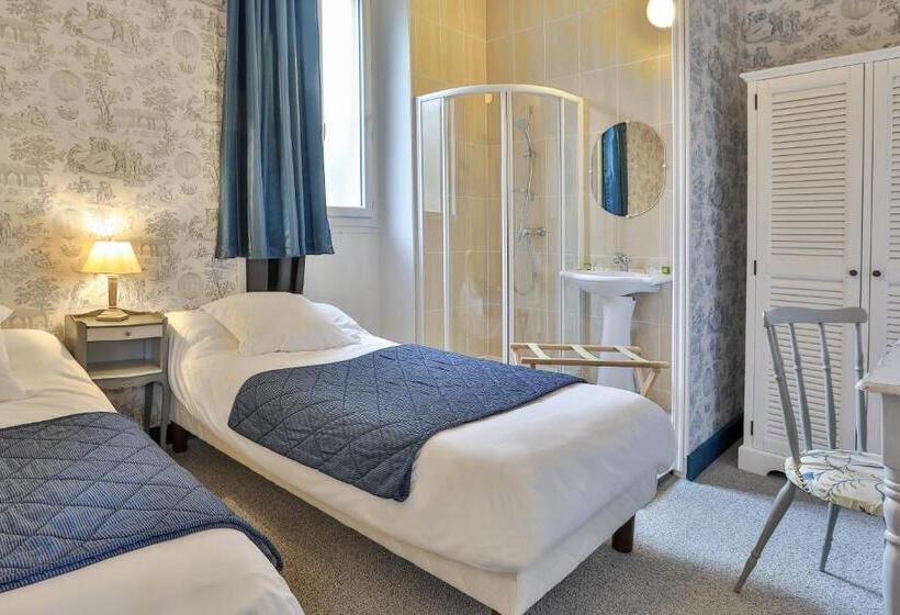 اتاق استاندارد چهار تخته, Hôtel La Verperie