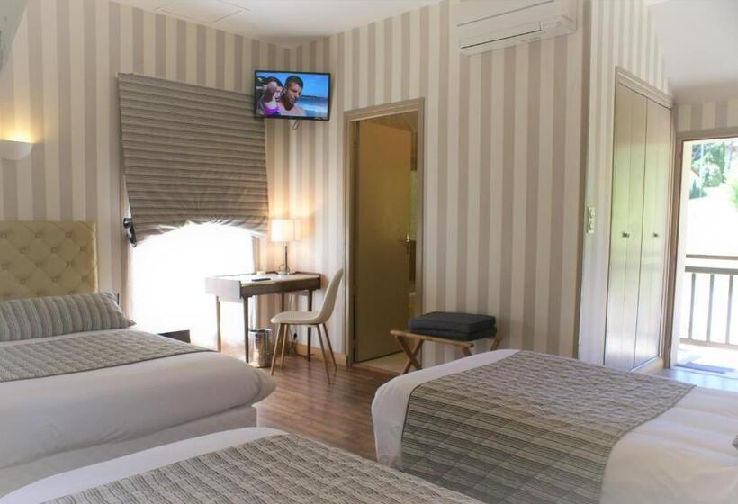 اتاق استاندارد چهار تخته, Hôtel La Verperie