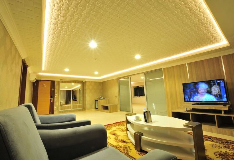 سوییت, Ramada Usak