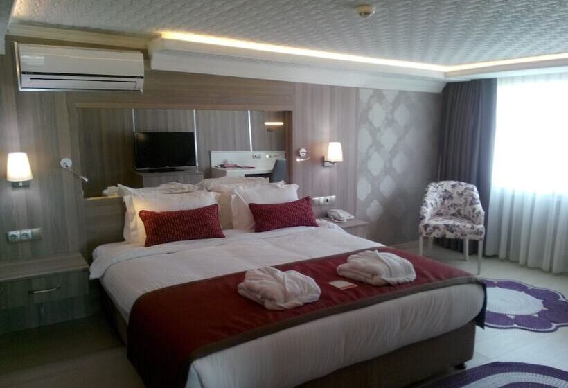 سوییت, Ramada Usak