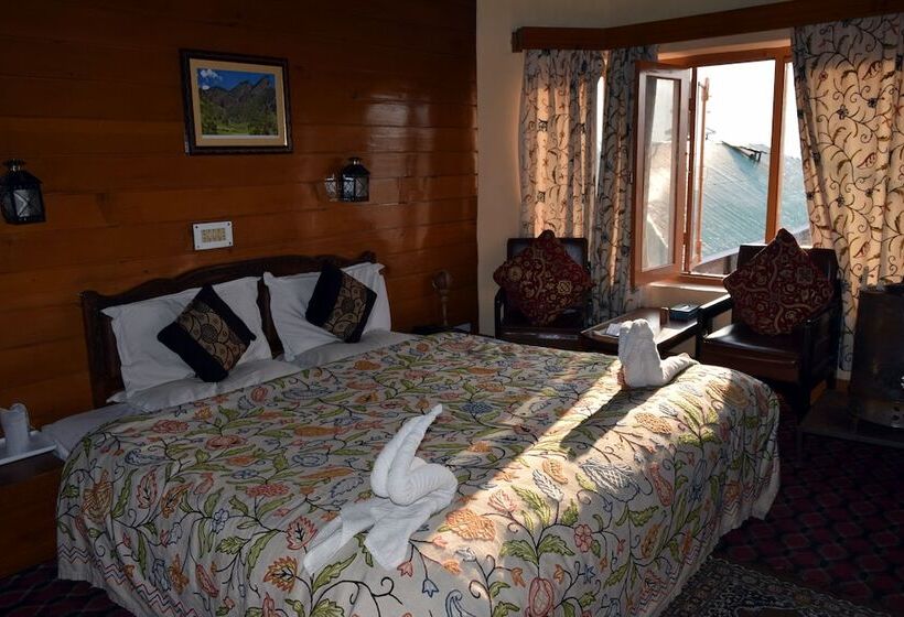 اتاق لوکس, Welcome  Gulmarg