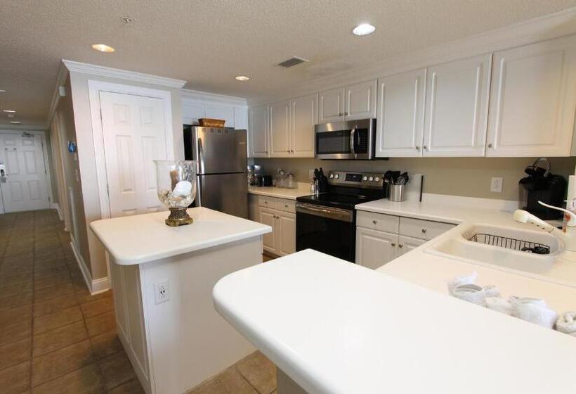Triple Room Sea View, Majestic Beach Resort The Official Onsite Rental Company, Panama City Beach, Fl