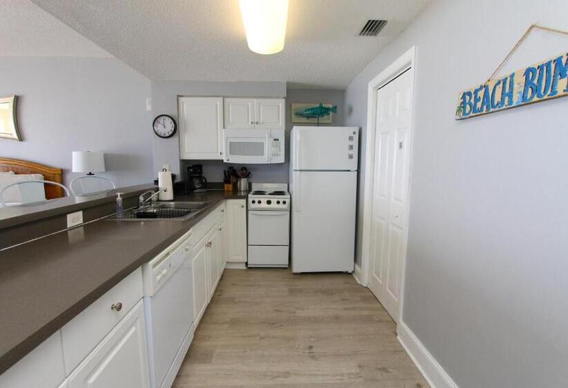 스탠다드 스튜디오, Majestic Beach Resort The Official Onsite Rental Company, Panama City Beach, Fl