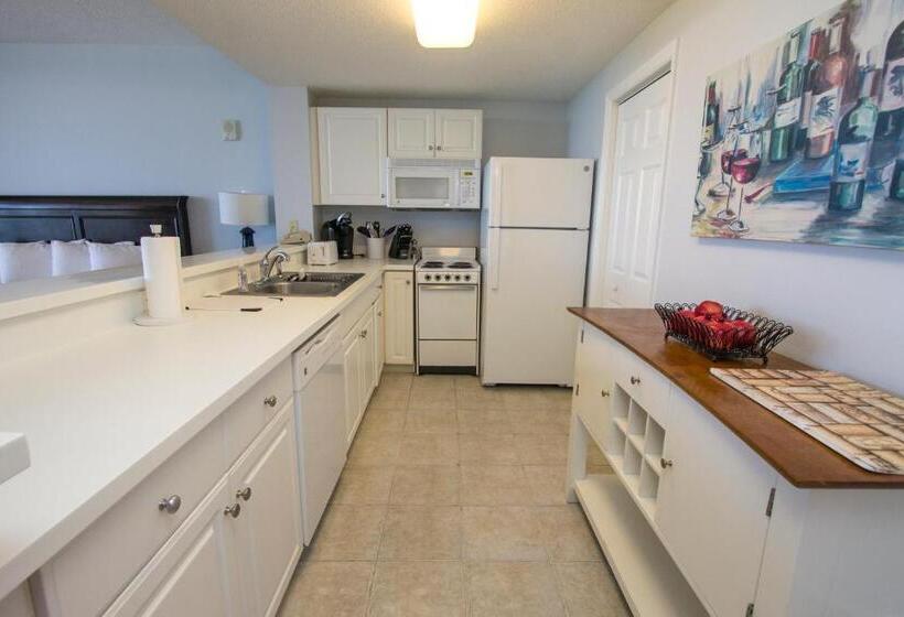 패밀리 스튜디오, Majestic Beach Resort The Official Onsite Rental Company, Panama City Beach, Fl