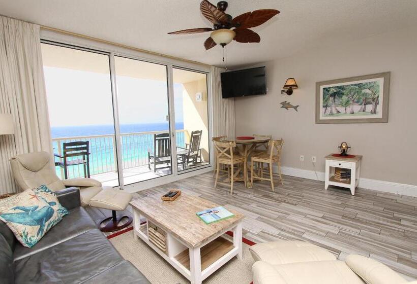 디럭스 룸, Majestic Beach Resort The Official Onsite Rental Company, Panama City Beach, Fl