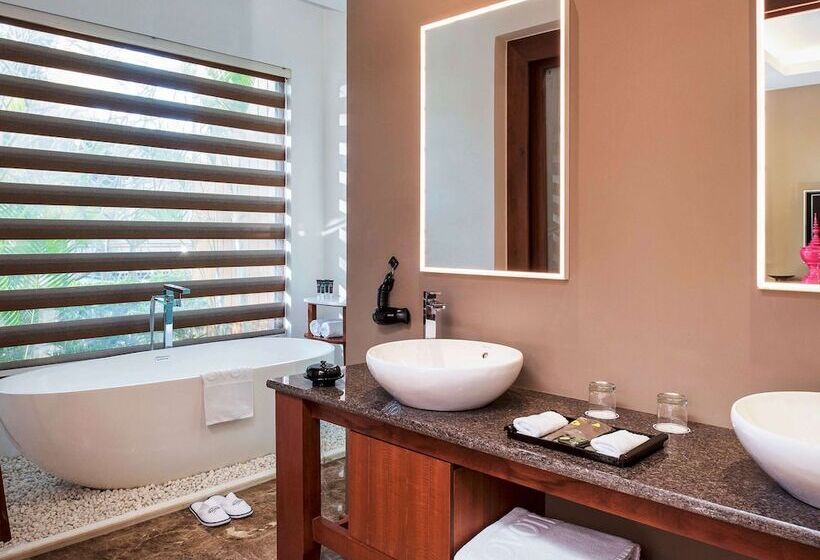 سوییت لوکس, Novotel Inle Lake Myat Min