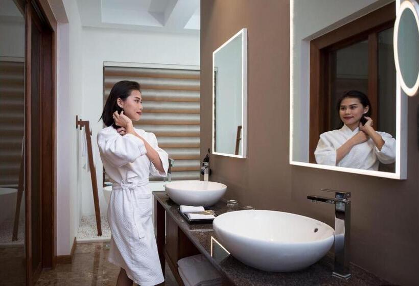 سوییت لوکس, Novotel Inle Lake Myat Min