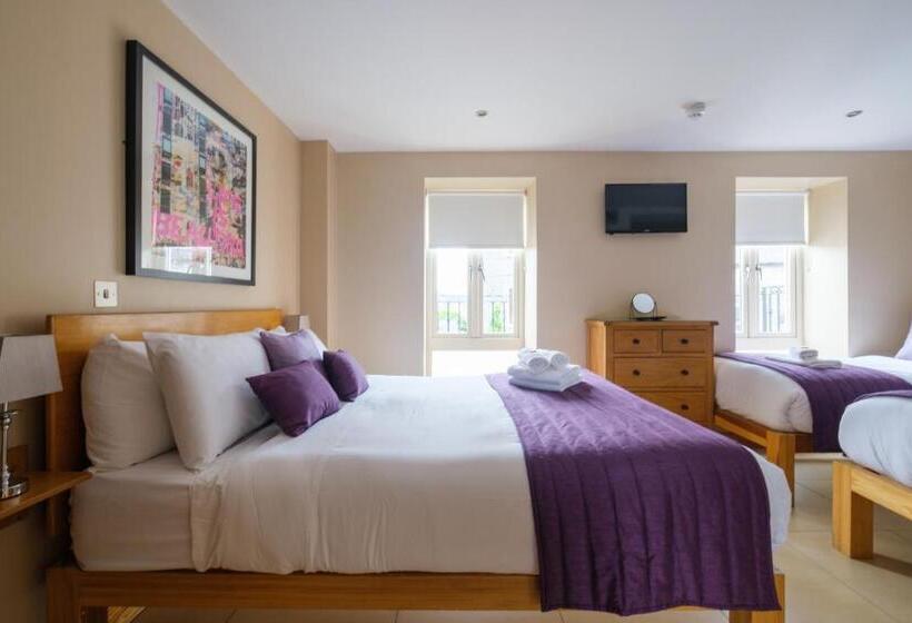 Superior Quadruple Room, The Eyre Square Townhouse