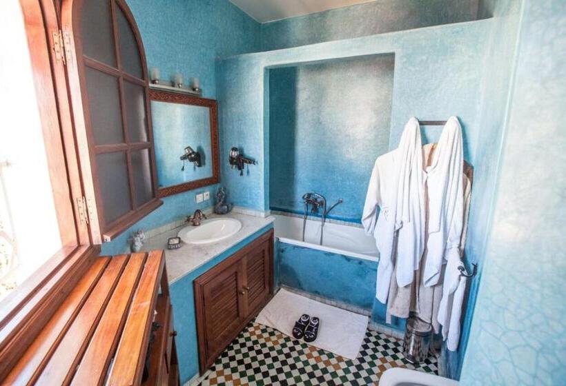 سوییت جونیور, Riad Alhambra