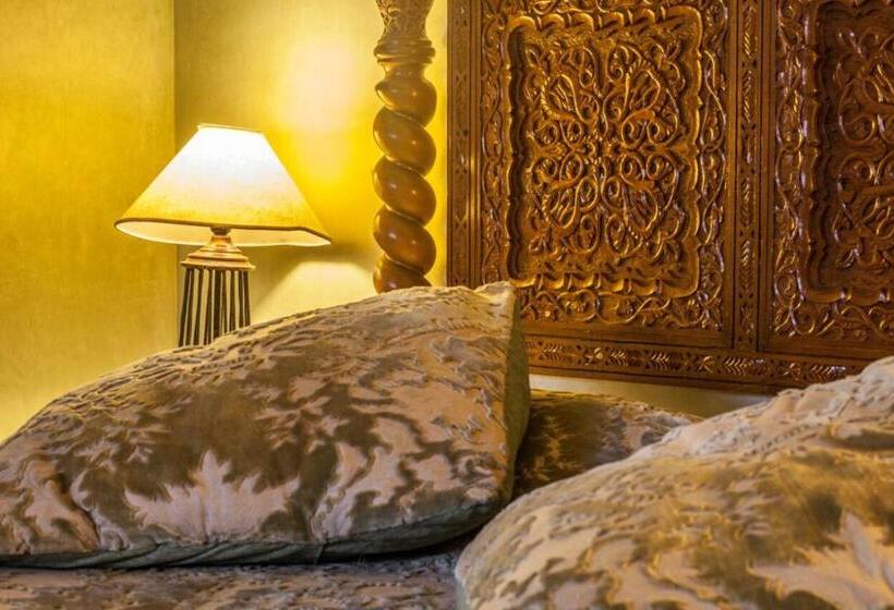 سوییت جونیور, Riad Alhambra